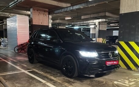 Volkswagen Tiguan II, 2021 год, 3 800 000 рублей, 1 фотография