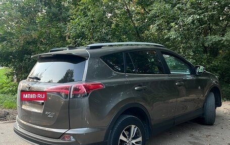 Toyota RAV4, 2017 год, 3 300 000 рублей, 2 фотография