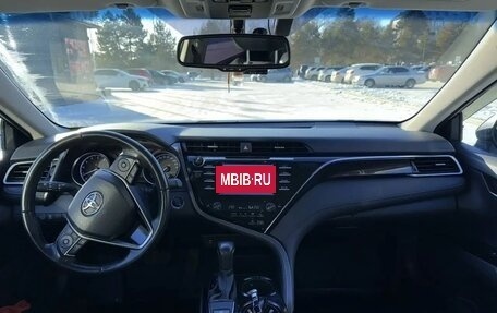 Toyota Camry, 2019 год, 2 890 000 рублей, 8 фотография