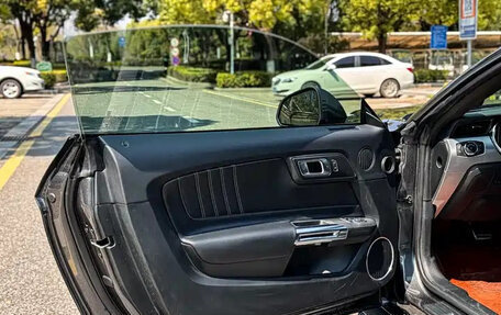 Ford Mustang VI рестайлинг, 2021 год, 6 830 000 рублей, 15 фотография