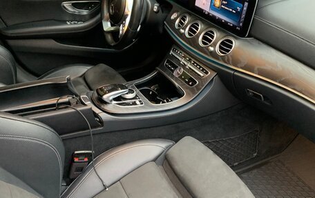 Mercedes-Benz E-Класс, 2019 год, 3 350 000 рублей, 11 фотография