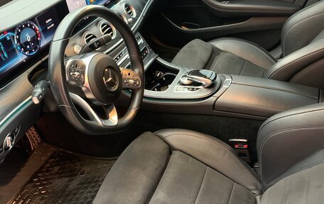 Mercedes-Benz E-Класс, 2019 год, 3 350 000 рублей, 10 фотография