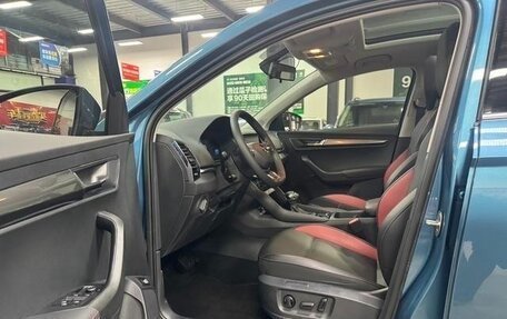 Skoda Karoq I, 2022 год, 2 100 000 рублей, 5 фотография