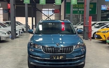 Skoda Karoq I, 2022 год, 2 100 000 рублей, 2 фотография