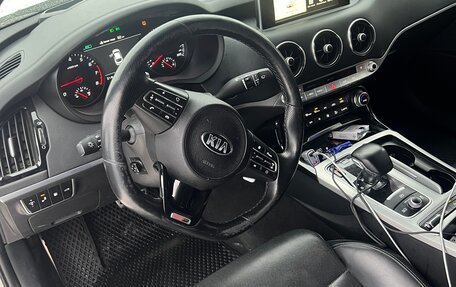 KIA Stinger I, 2018 год, 2 500 000 рублей, 7 фотография