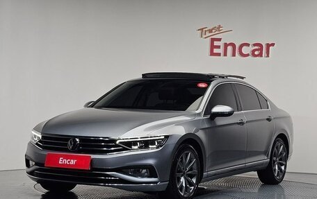 Volkswagen Passat B8 рестайлинг, 2021 год, 2 550 000 рублей, 2 фотография