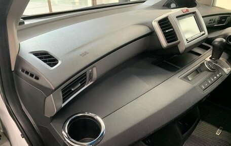 Honda Freed I, 2014 год, 743 000 рублей, 22 фотография