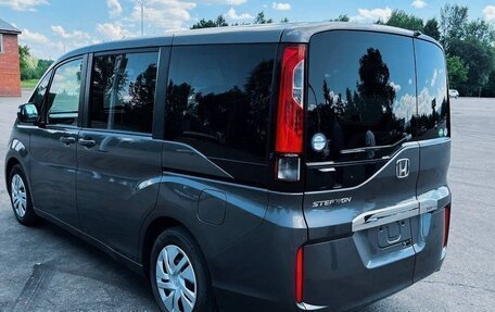 Honda Stepwgn IV, 2017 год, 1 750 000 рублей, 6 фотография