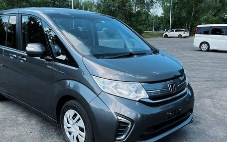 Honda Stepwgn IV, 2017 год, 1 750 000 рублей, 3 фотография