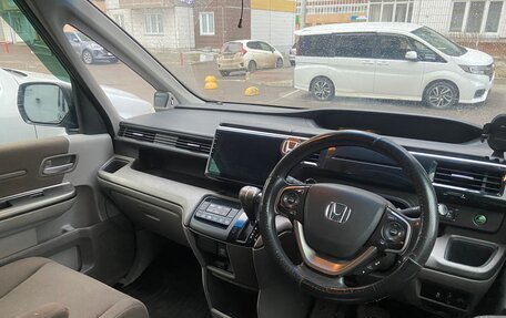 Honda Stepwgn IV, 2017 год, 1 750 000 рублей, 27 фотография