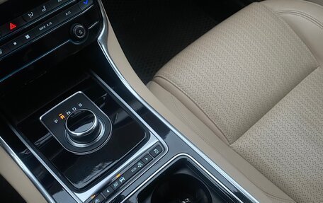 Jaguar XF II, 2016 год, 2 200 000 рублей, 22 фотография