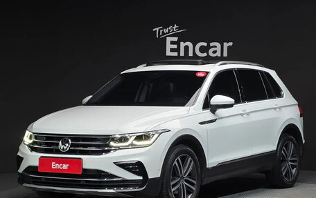 Volkswagen Tiguan II, 2022 год, 3 280 000 рублей, 1 фотография