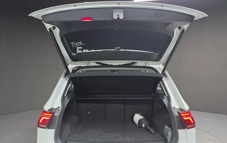 Volkswagen Tiguan II, 2022 год, 3 280 000 рублей, 5 фотография