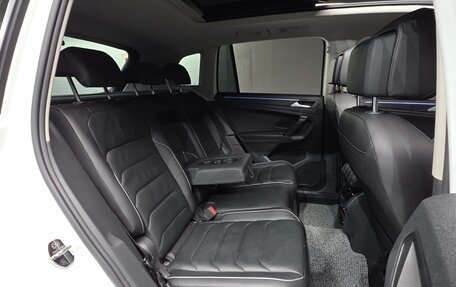 Volkswagen Tiguan II, 2022 год, 3 280 000 рублей, 16 фотография