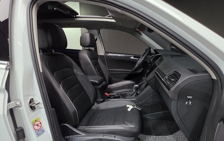 Volkswagen Tiguan II, 2022 год, 3 280 000 рублей, 12 фотография