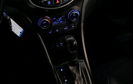 Hyundai Solaris II рестайлинг, 2015 год, 989 000 рублей, 10 фотография