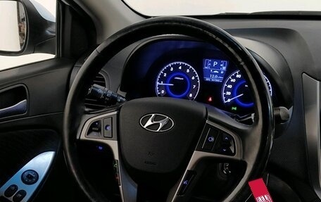 Hyundai Solaris II рестайлинг, 2015 год, 989 000 рублей, 12 фотография