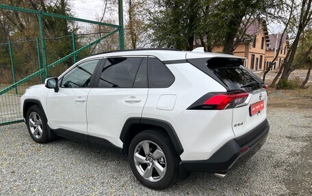 Toyota RAV4, 2020 год, 3 500 000 рублей, 8 фотография