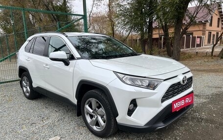 Toyota RAV4, 2020 год, 3 500 000 рублей, 3 фотография