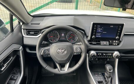 Toyota RAV4, 2020 год, 3 500 000 рублей, 23 фотография