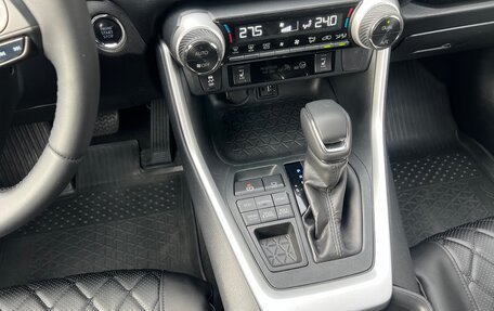 Toyota RAV4, 2020 год, 3 500 000 рублей, 24 фотография