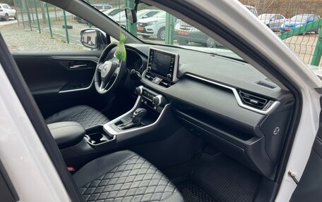 Toyota RAV4, 2020 год, 3 500 000 рублей, 25 фотография