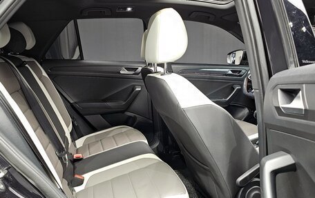 Volkswagen T-Roc I, 2021 год, 2 230 000 рублей, 16 фотография