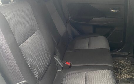 Mitsubishi Outlander III рестайлинг 3, 2018 год, 1 800 000 рублей, 6 фотография