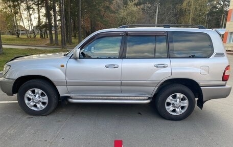 Toyota Land Cruiser 100 рестайлинг 2, 2006 год, 1 870 000 рублей, 4 фотография