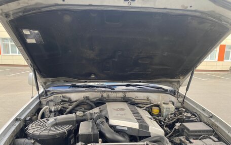 Toyota Land Cruiser 100 рестайлинг 2, 2006 год, 1 870 000 рублей, 17 фотография