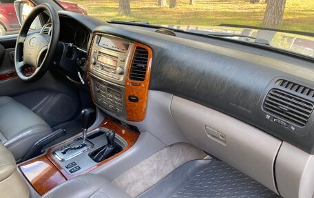 Toyota Land Cruiser 100 рестайлинг 2, 2006 год, 1 870 000 рублей, 18 фотография