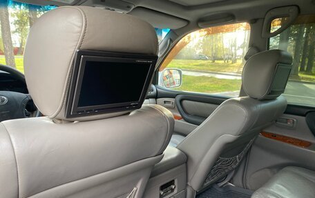 Toyota Land Cruiser 100 рестайлинг 2, 2006 год, 1 870 000 рублей, 24 фотография