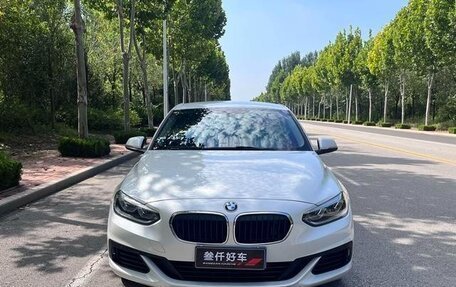 BMW 1 серия, 2022 год, 1 700 000 рублей, 2 фотография