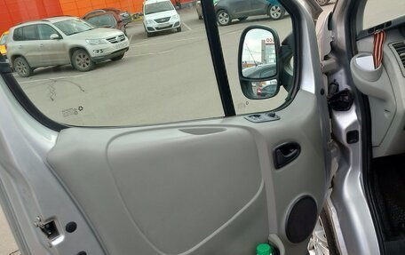 Renault Trafic, 2007 год, 1 600 000 рублей, 14 фотография