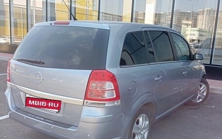 Opel Zafira B, 2010 год, 800 000 рублей, 3 фотография