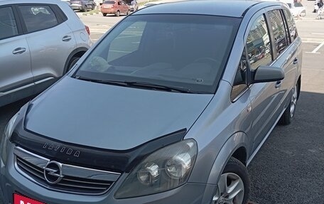 Opel Zafira B, 2010 год, 800 000 рублей, 8 фотография