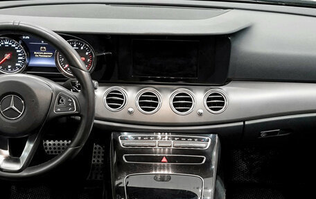 Mercedes-Benz E-Класс, 2017 год, 2 350 000 рублей, 19 фотография