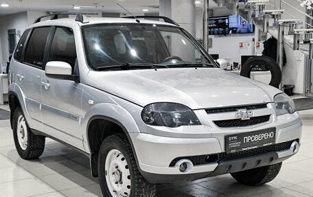 Chevrolet Niva I рестайлинг, 2017 год, 650 000 рублей, 3 фотография