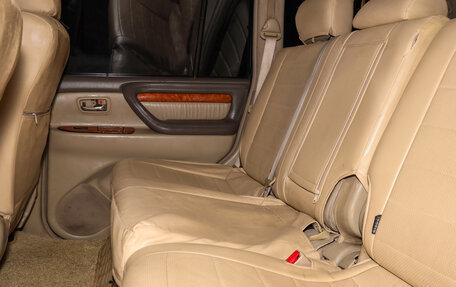 Toyota Land Cruiser 100 рестайлинг 2, 2002 год, 1 749 000 рублей, 17 фотография