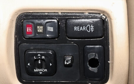 Toyota Land Cruiser 100 рестайлинг 2, 2002 год, 1 749 000 рублей, 9 фотография