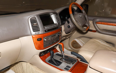 Toyota Land Cruiser 100 рестайлинг 2, 2002 год, 1 749 000 рублей, 16 фотография