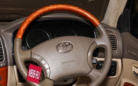 Toyota Land Cruiser 100 рестайлинг 2, 2002 год, 1 749 000 рублей, 10 фотография