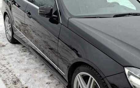 Mercedes-Benz E-Класс, 2011 год, 1 900 000 рублей, 2 фотография