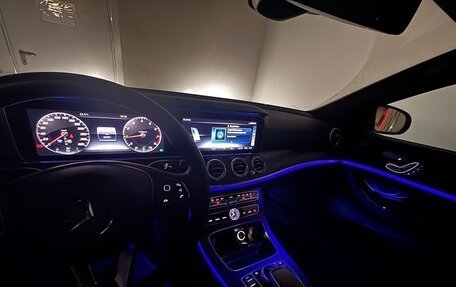 Mercedes-Benz E-Класс, 2017 год, 3 800 000 рублей, 13 фотография