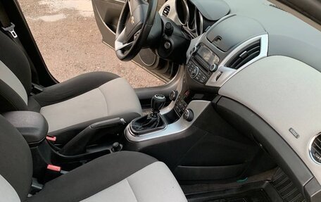 Chevrolet Cruze II, 2013 год, 575 000 рублей, 13 фотография