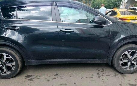 KIA Sportage IV рестайлинг, 2020 год, 2 000 000 рублей, 3 фотография