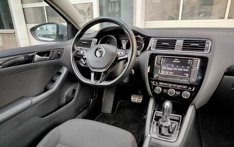 Volkswagen Jetta VI, 2018 год, 1 530 000 рублей, 17 фотография