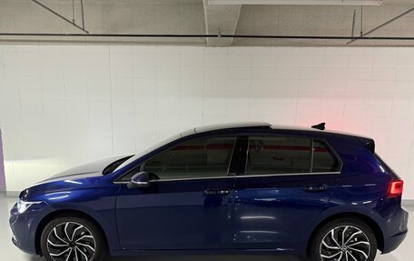 Volkswagen Golf VIII, 2022 год, 1 930 000 рублей, 2 фотография