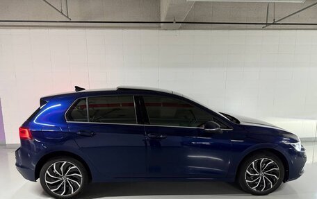 Volkswagen Golf VIII, 2022 год, 1 930 000 рублей, 3 фотография