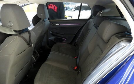 Volkswagen Golf VIII, 2022 год, 1 930 000 рублей, 6 фотография